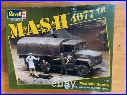 MASH 4077th Medical Scene Kit from the Movie Truck w 4 figures & med equipment