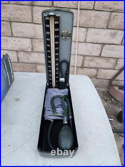 Vintage Baumanomete Blood Pressure Kompak Model Standard Gauge Medical Equipment