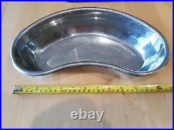 Vintage Medical Tray, kidney-shaped. In stainless steel