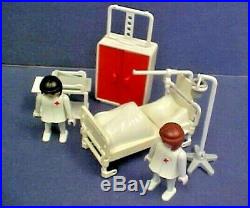 Vintage Playmobil DOCTOR-NURSE-MEDIC-HOSPITAL BED, CART, IV EQUIPMENT 2 FIGURES H