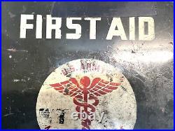 Vintage US Army Medical Department Metal First Aid Kit Davis Co. Medical Supply