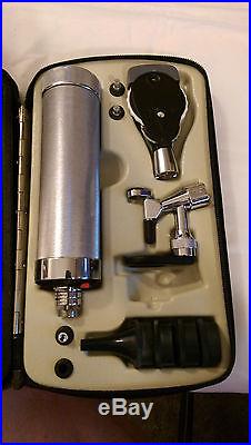 Vintage Welch Allyn Diagnostic Otoscope Ophthalmoscope Set Bakelite Case WORKS