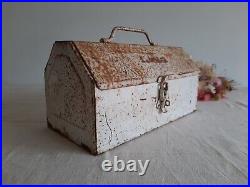 Vintage metal first aid box White Rusty Medical Prop Tool Garage Storage Portabl