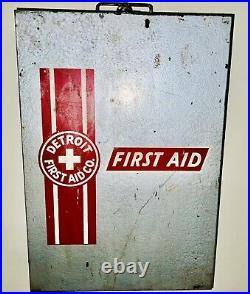 Vtg Detroit First Aid Co. Metal First Aid Kit Wall Hang/Tote From Det Ford Plant